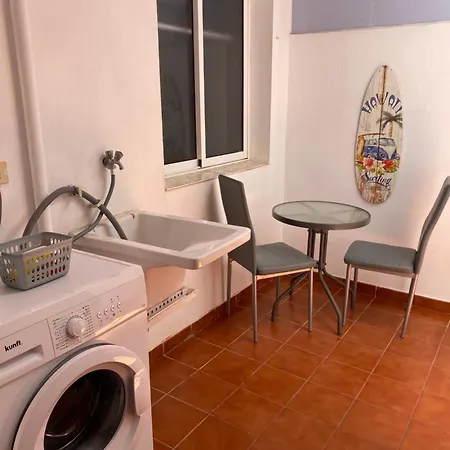 Next To The Sea Apartment *